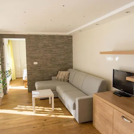 아파트 Haus Cristal Whg 61 By Interhome 로이커바드